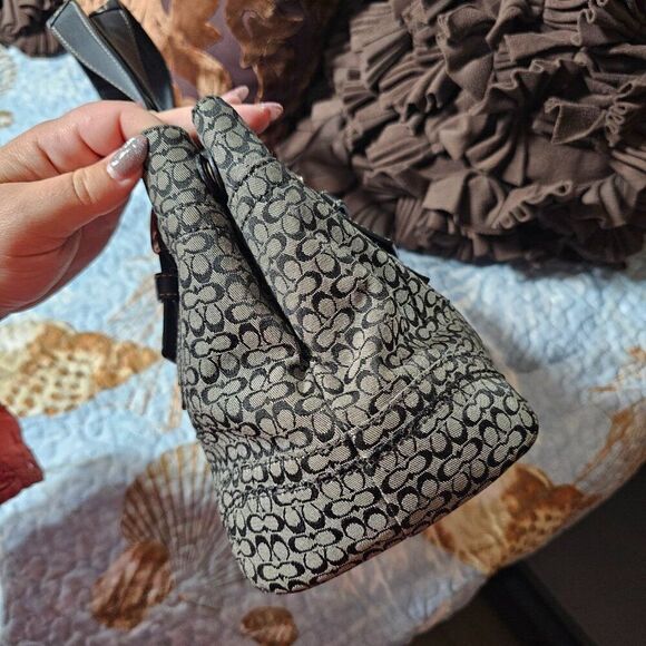 2008 Coach Y2K East West Soho Tote Purse Shoulder Bag in Signature Jacquard - Picture 6 of 10